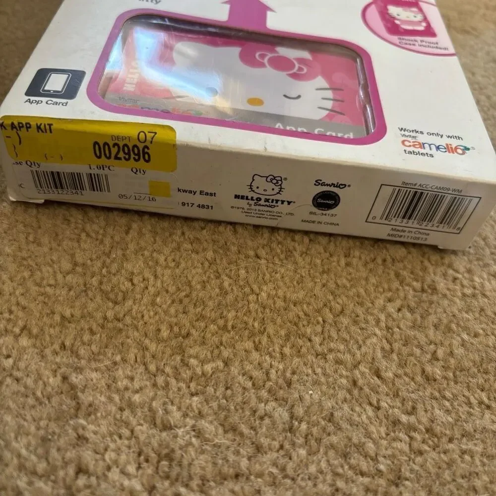 Vivitar Camelio Hello Kitty Personalization Kit 2013 *New*